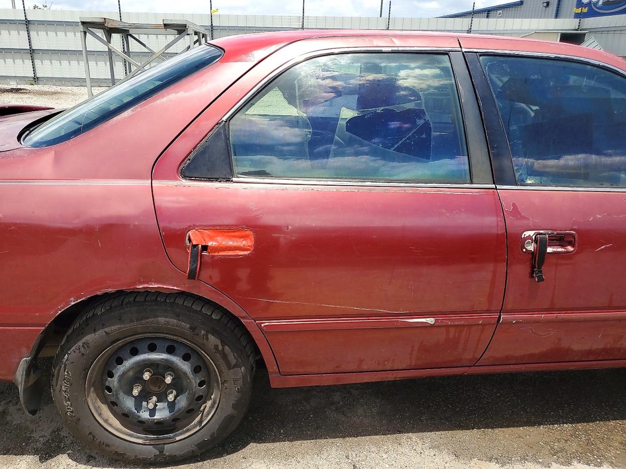 Toyota Camry Le V6