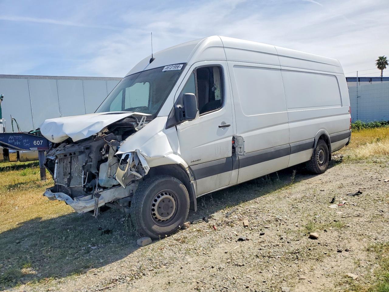 Salvage Mercedes-Benz Sprinter Image