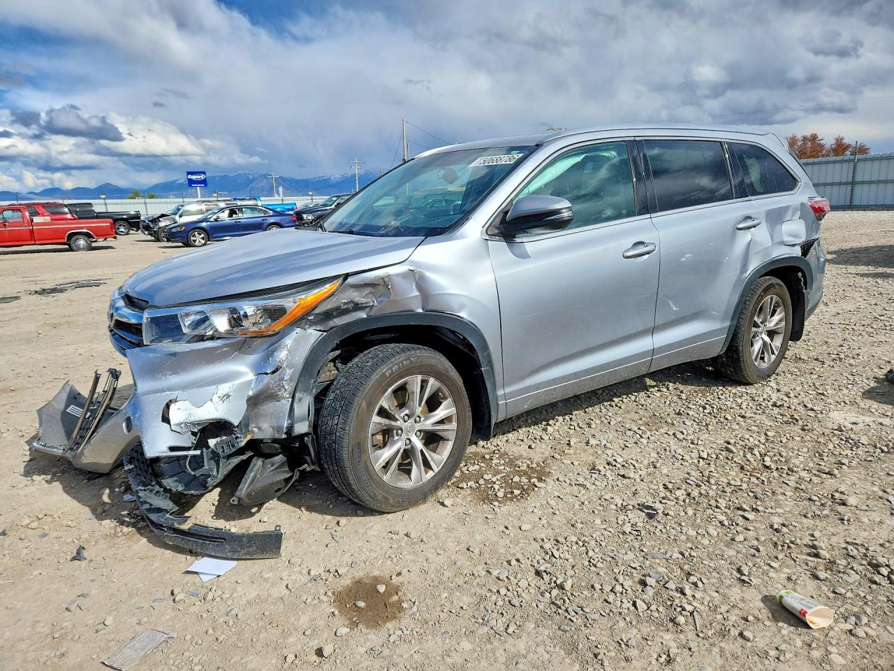 Salvage Toyota Highlander Image