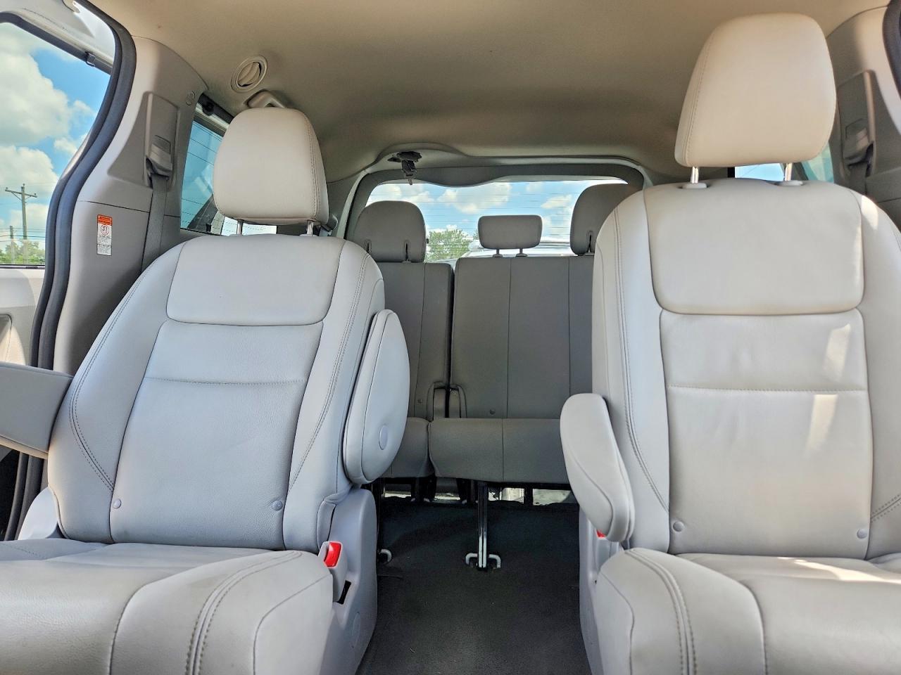 Toyota Sienna Xle 7-passenger