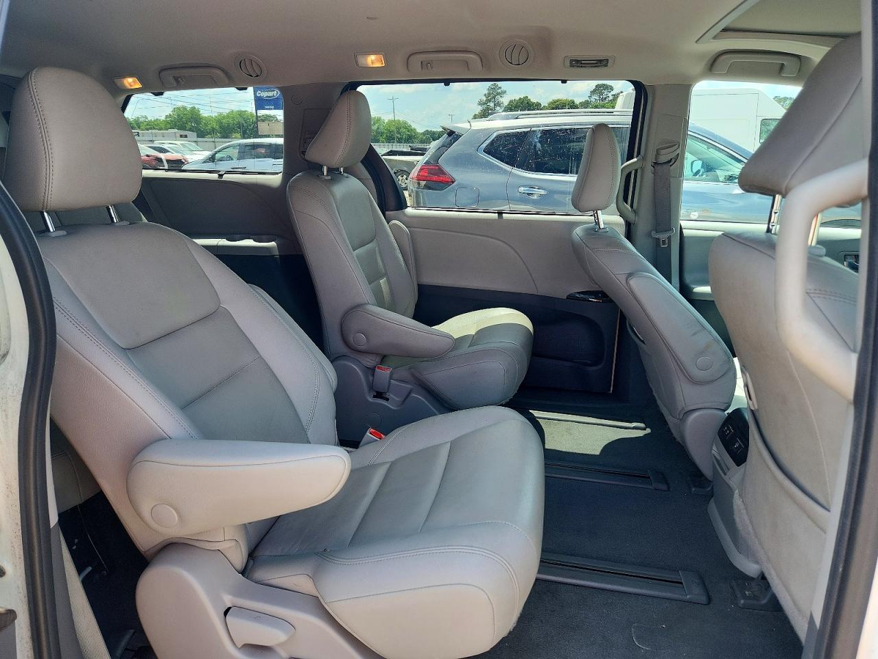 Toyota Sienna Xle 7-passenger