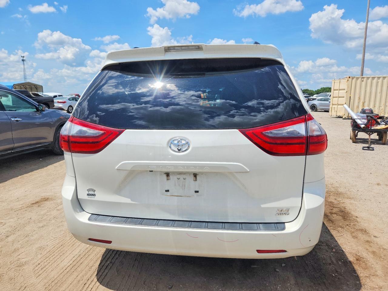 Toyota Sienna Xle 7-passenger