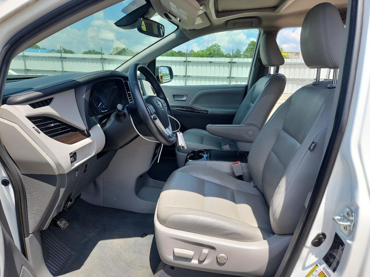 Toyota Sienna Xle 7-passenger