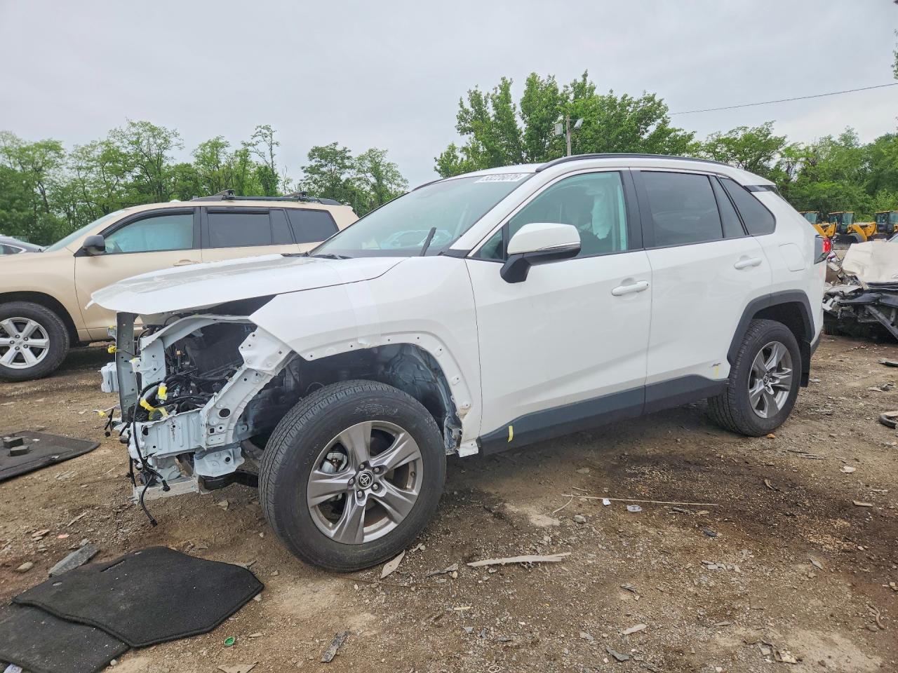 Salvage Toyota RAV4 Image