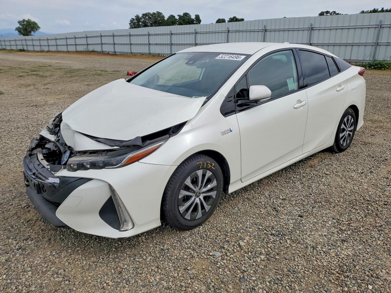 Salvage Toyota Prius Image