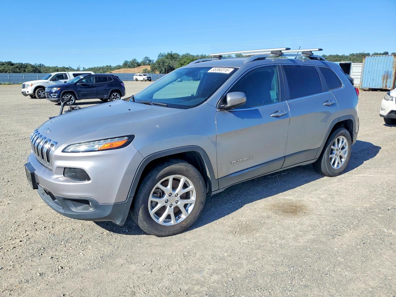 Salvage Jeep Cherokee Image