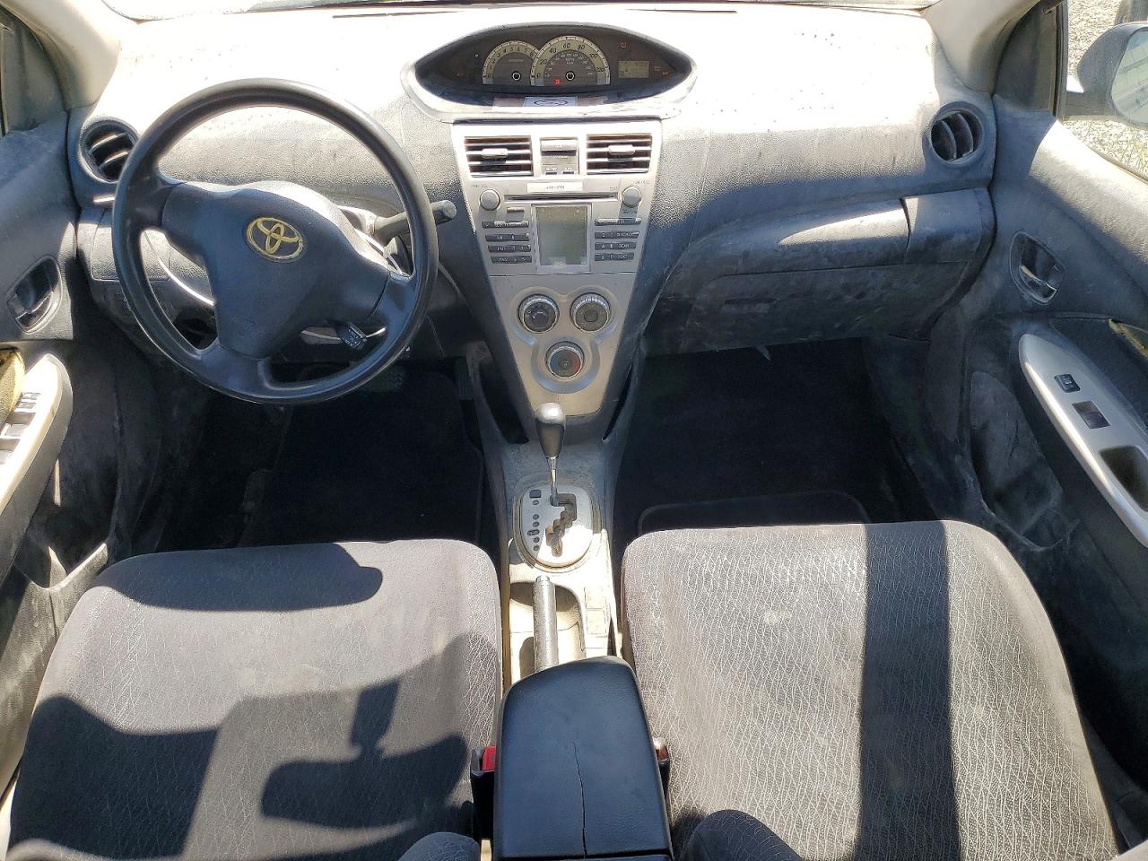 Toyota Yaris Base