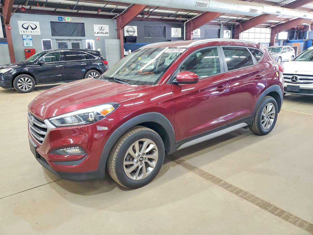 Salvage Hyundai TUCSON Image