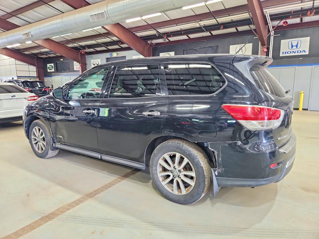 Nissan Pathfinder S