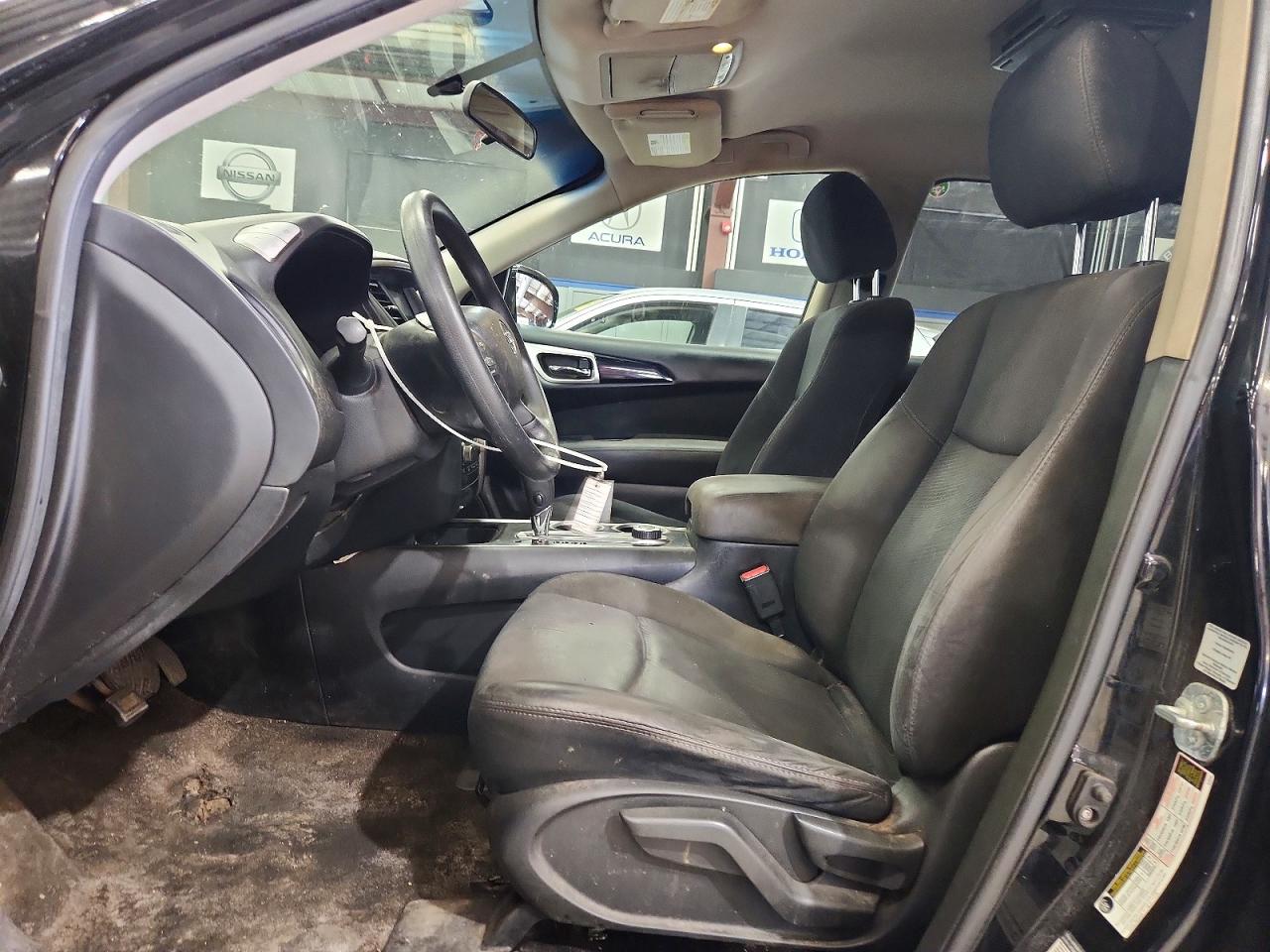Nissan Pathfinder S