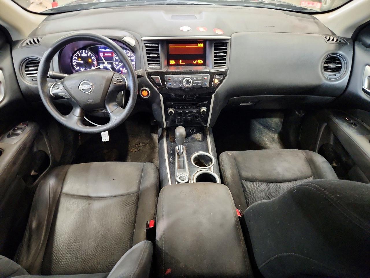 Nissan Pathfinder S
