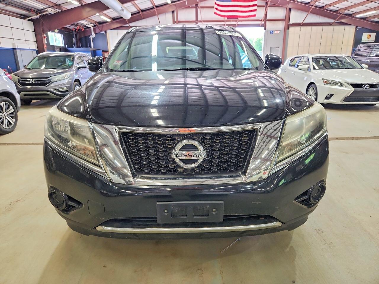 Nissan Pathfinder S