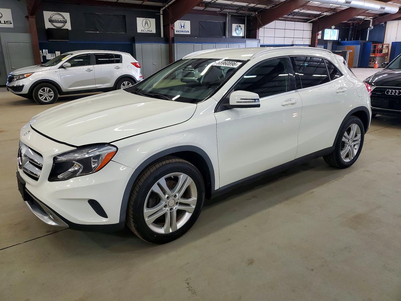 Salvage Mercedes-Benz GLA Image