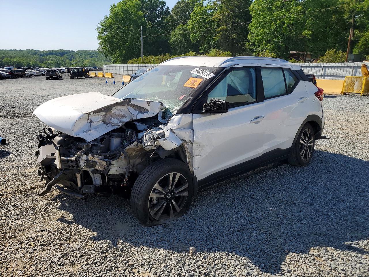 Salvage Nissan Kicks Image