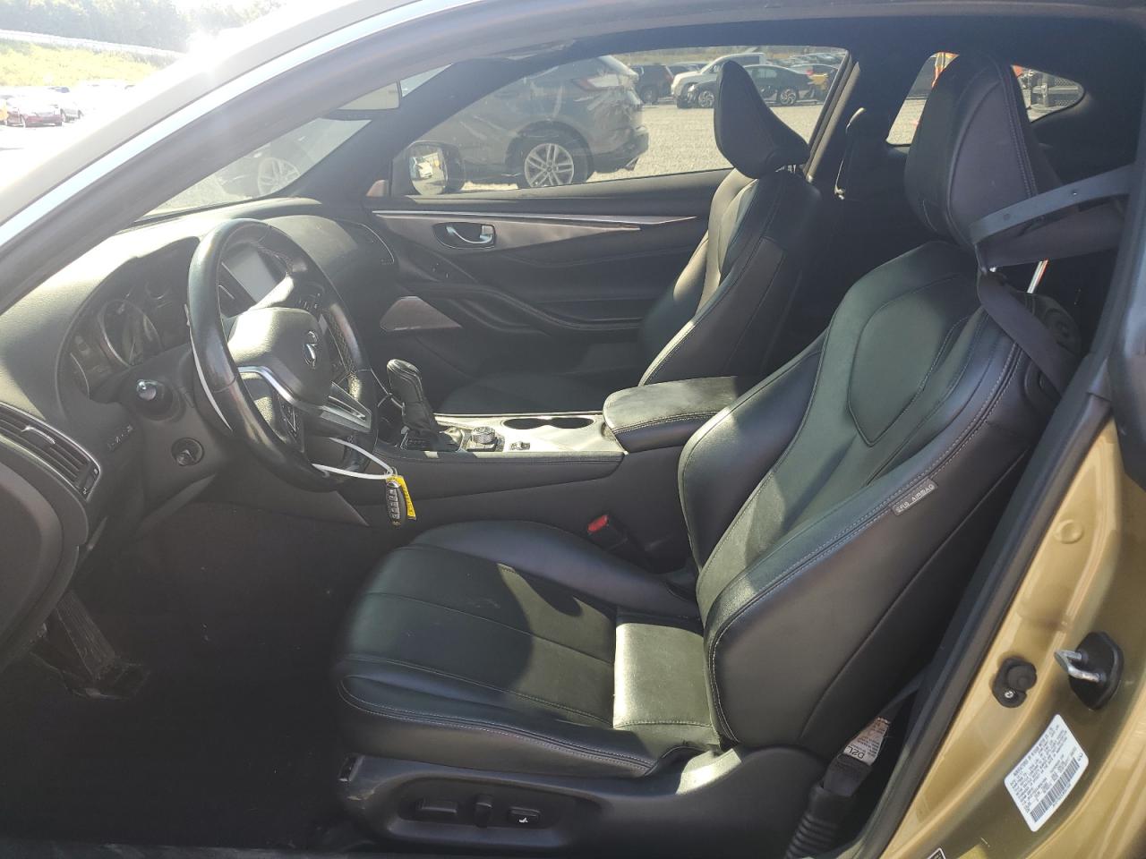 INFINITI Q60 Luxe 300