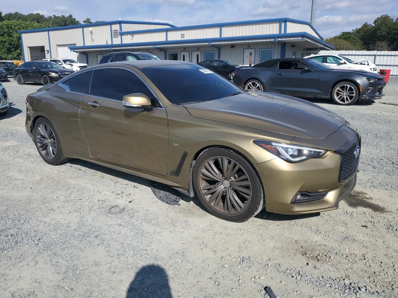INFINITI Q60 Luxe 300