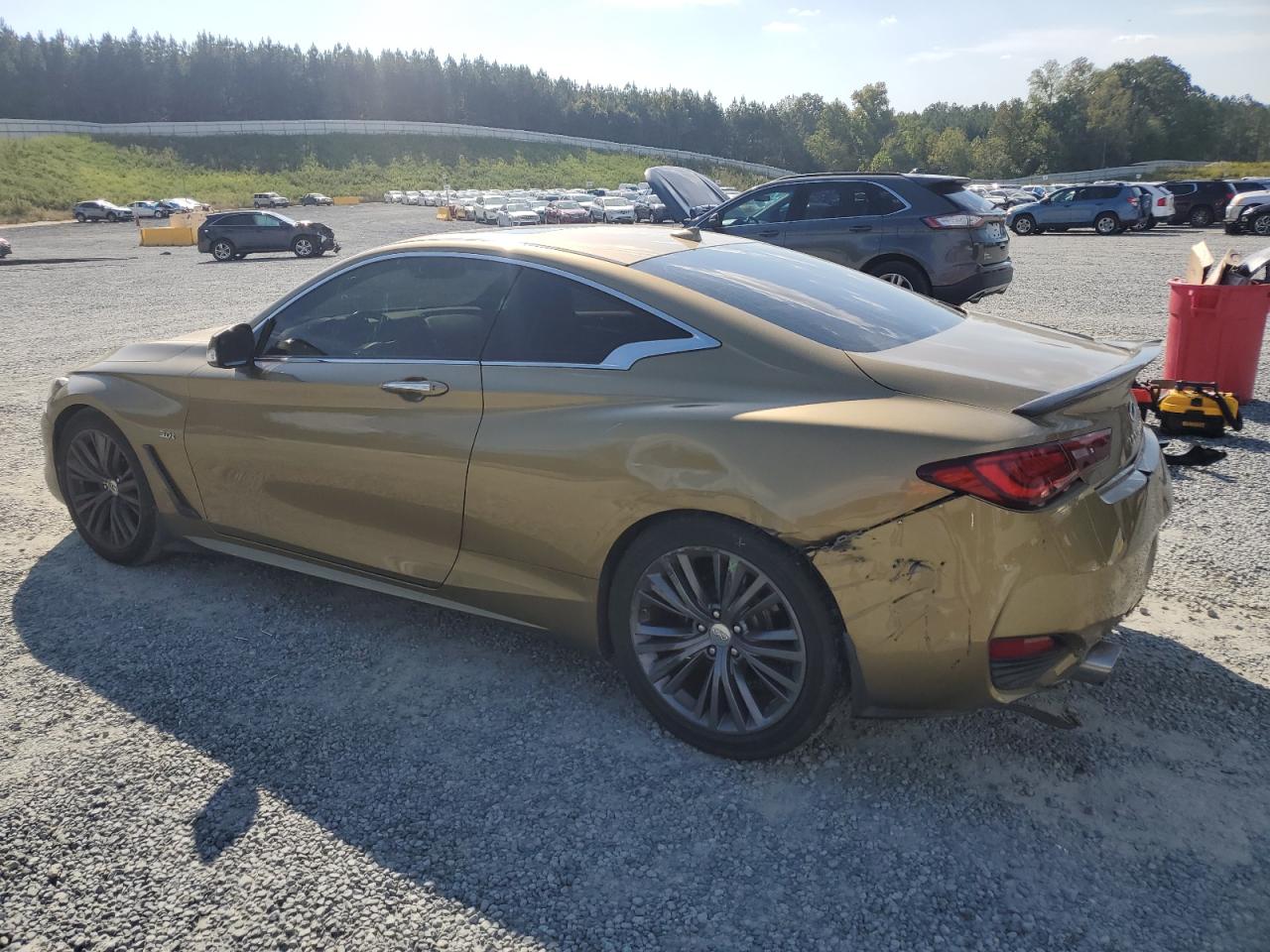 INFINITI Q60 Luxe 300