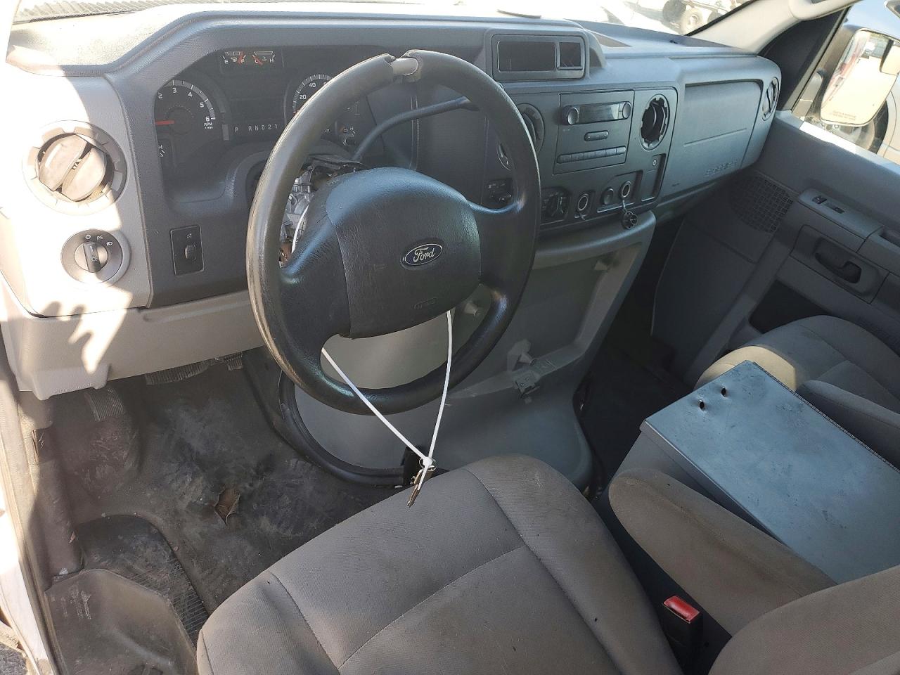 Ford Econoline E250 Van