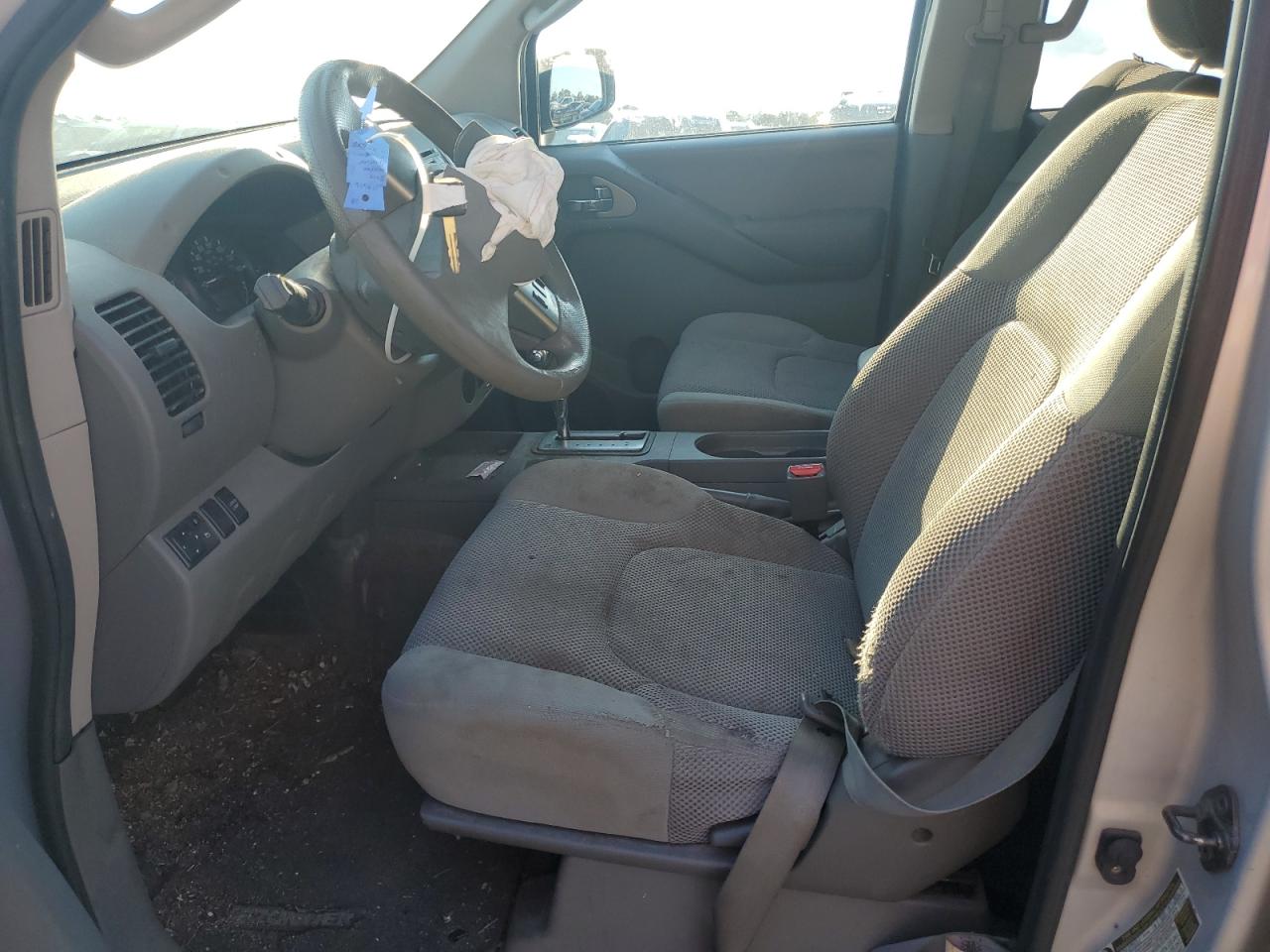 Nissan Frontier Crew Cab Se