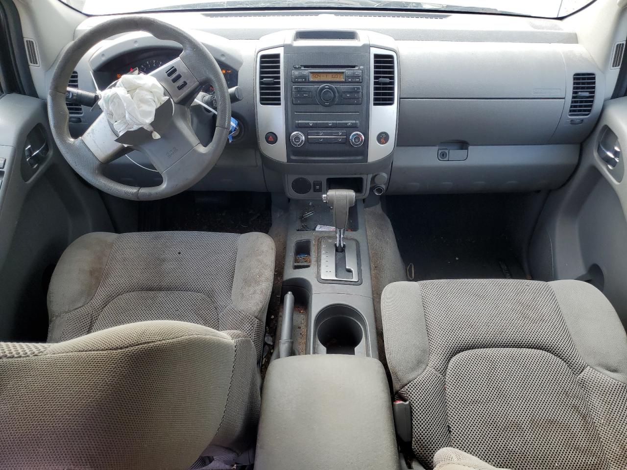 Nissan Frontier Crew Cab Se