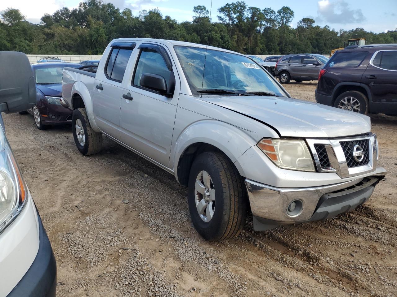 Nissan Frontier Crew Cab Se