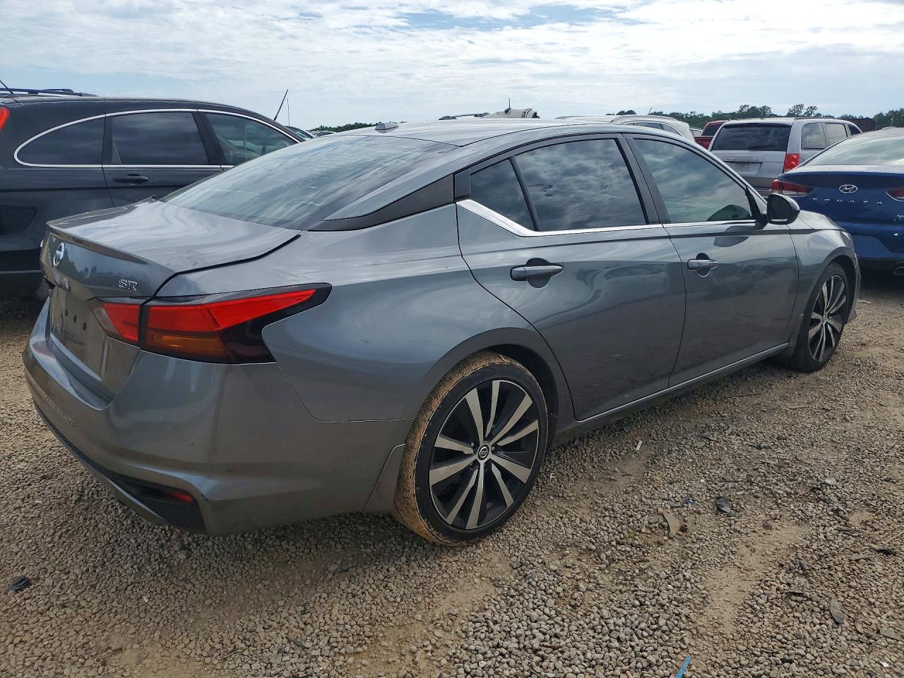 Nissan Altima Sr