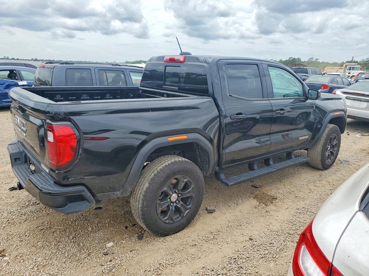 GMC Canyon Elevation