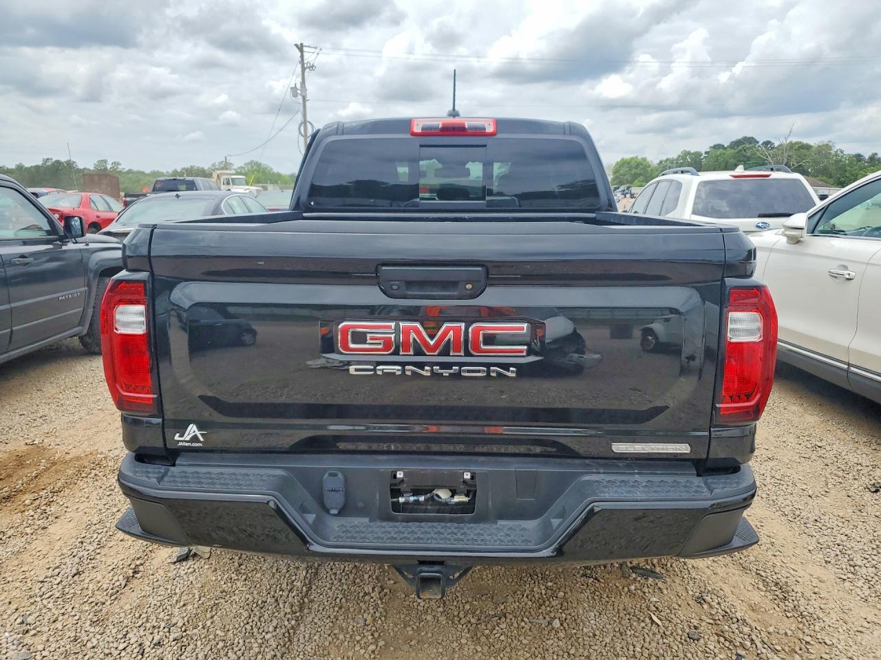 GMC Canyon Elevation
