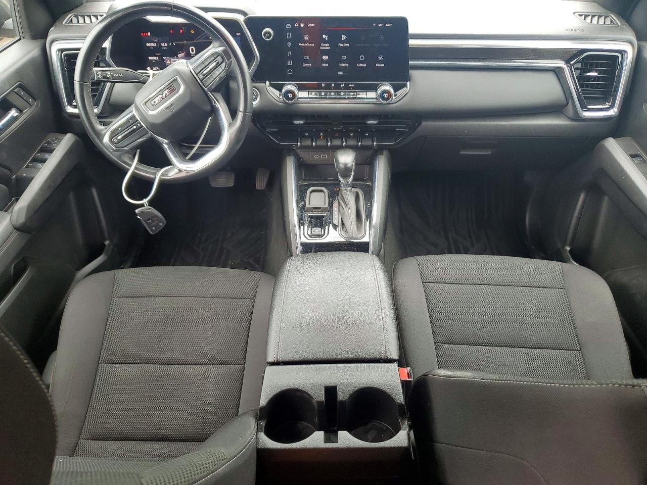 GMC Canyon Elevation