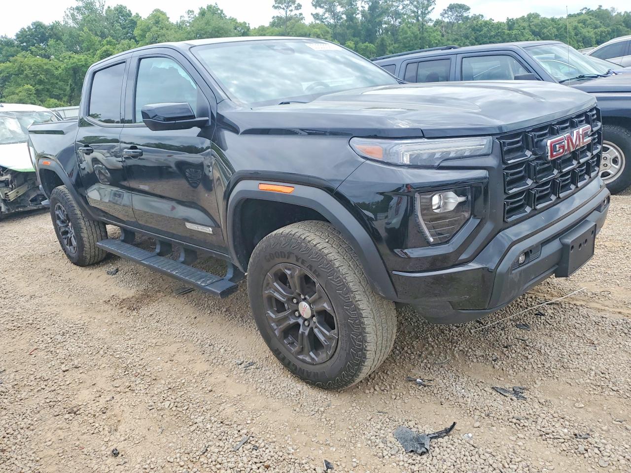 GMC Canyon Elevation