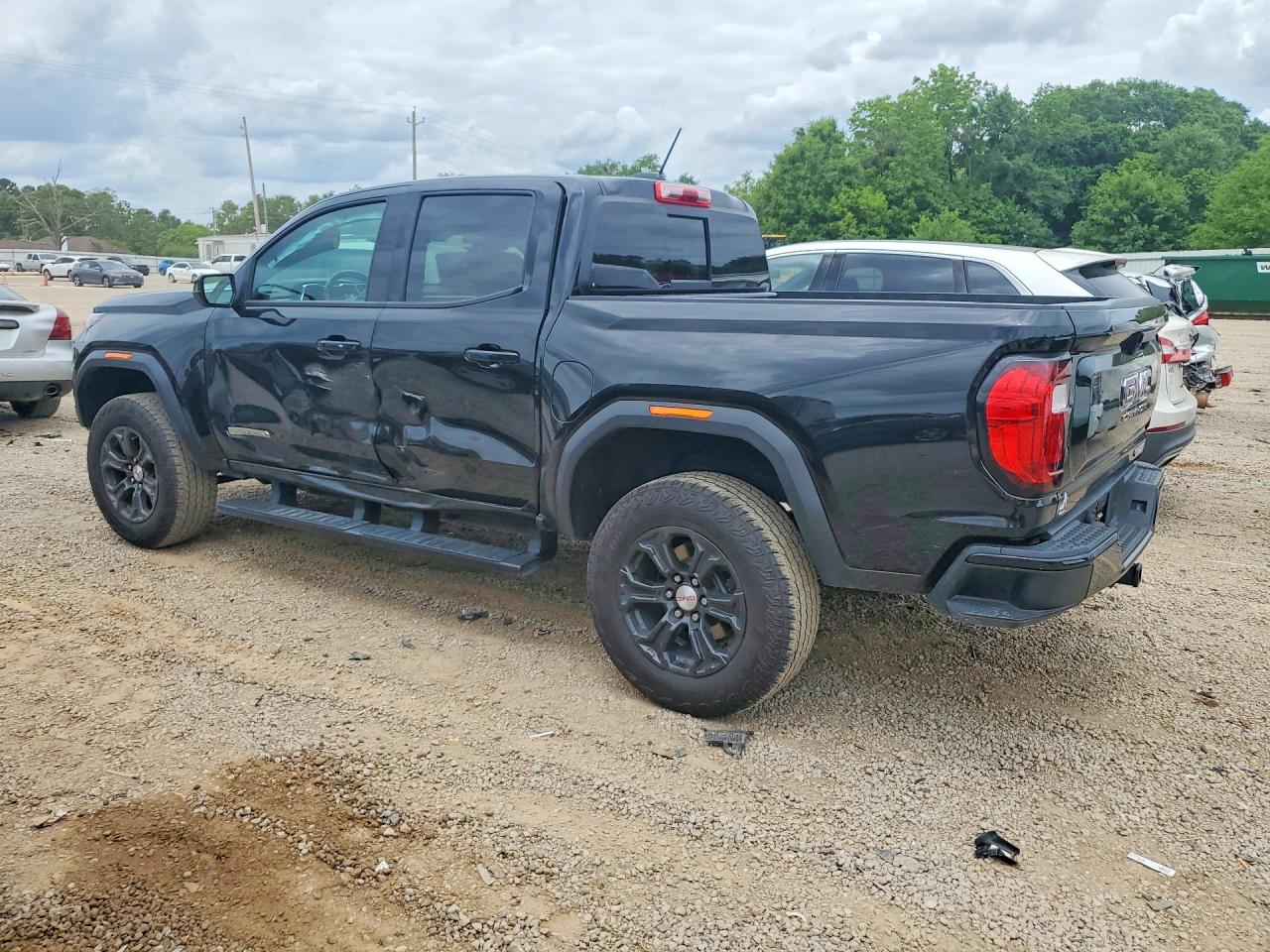 GMC Canyon Elevation