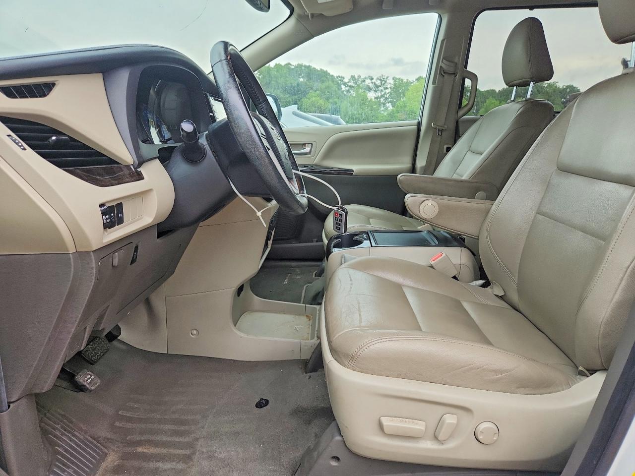 Toyota Sienna Xle Premium 8-passenger