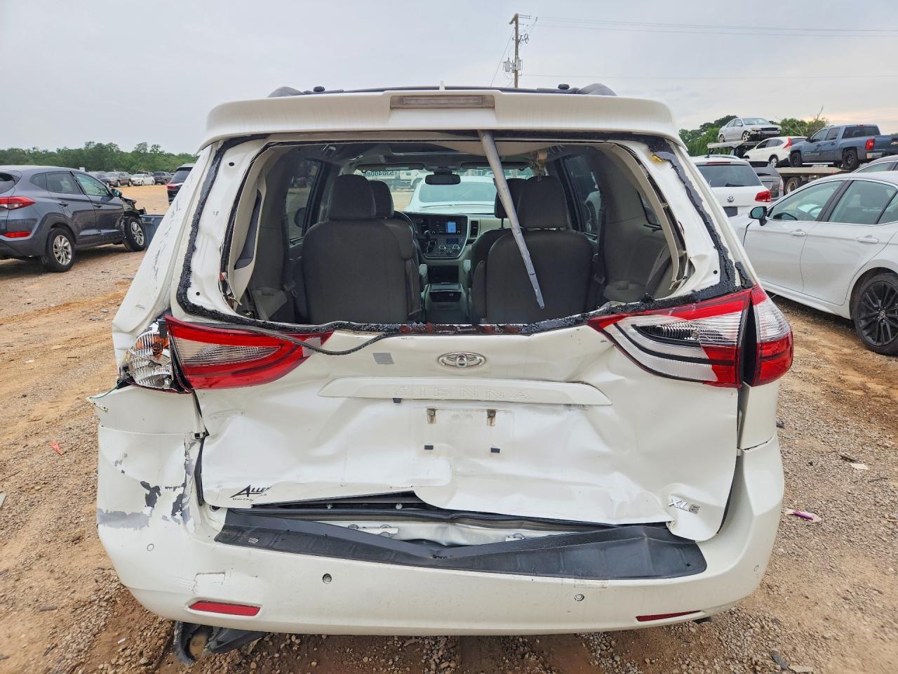 Toyota Sienna Xle Premium 8-passenger