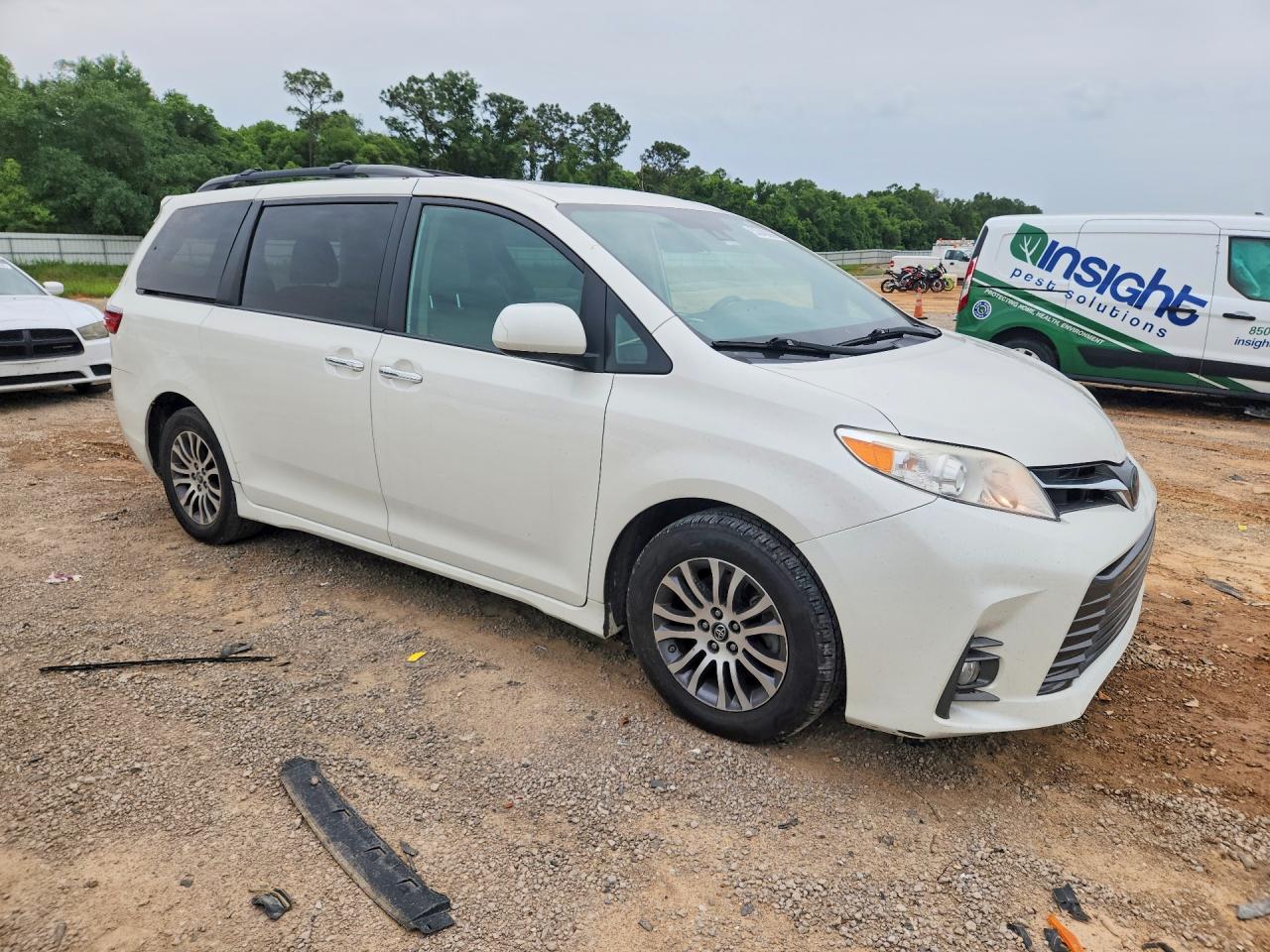 Toyota Sienna Xle Premium 8-passenger