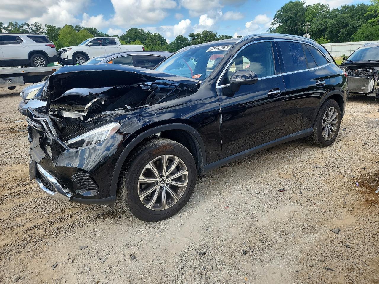Salvage Mercedes-Benz GLC Image