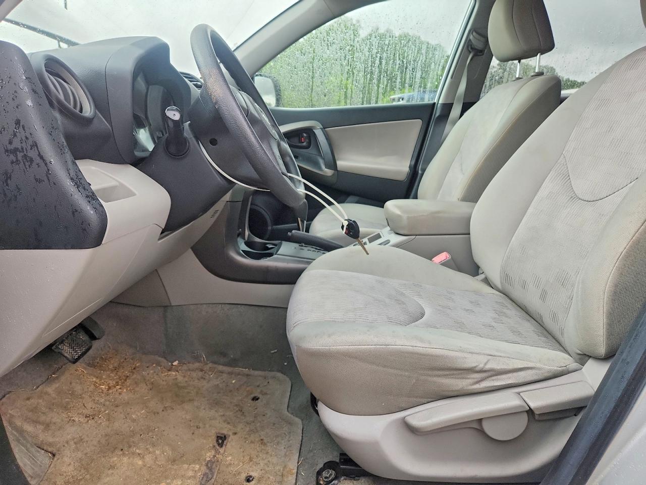 Toyota RAV4 Base