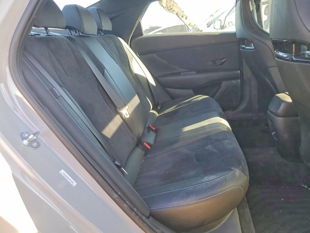 Hyundai ELANTRA Base