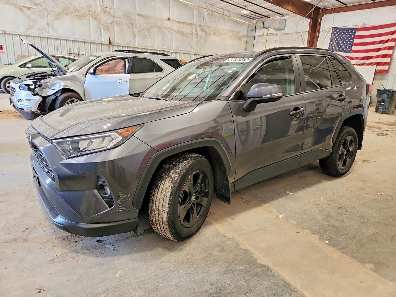 Salvage Toyota RAV4 Image