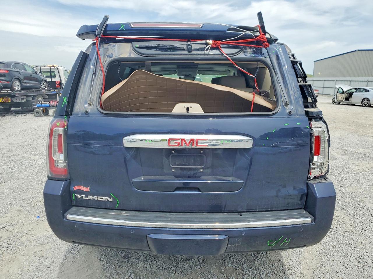GMC Yukon Denali