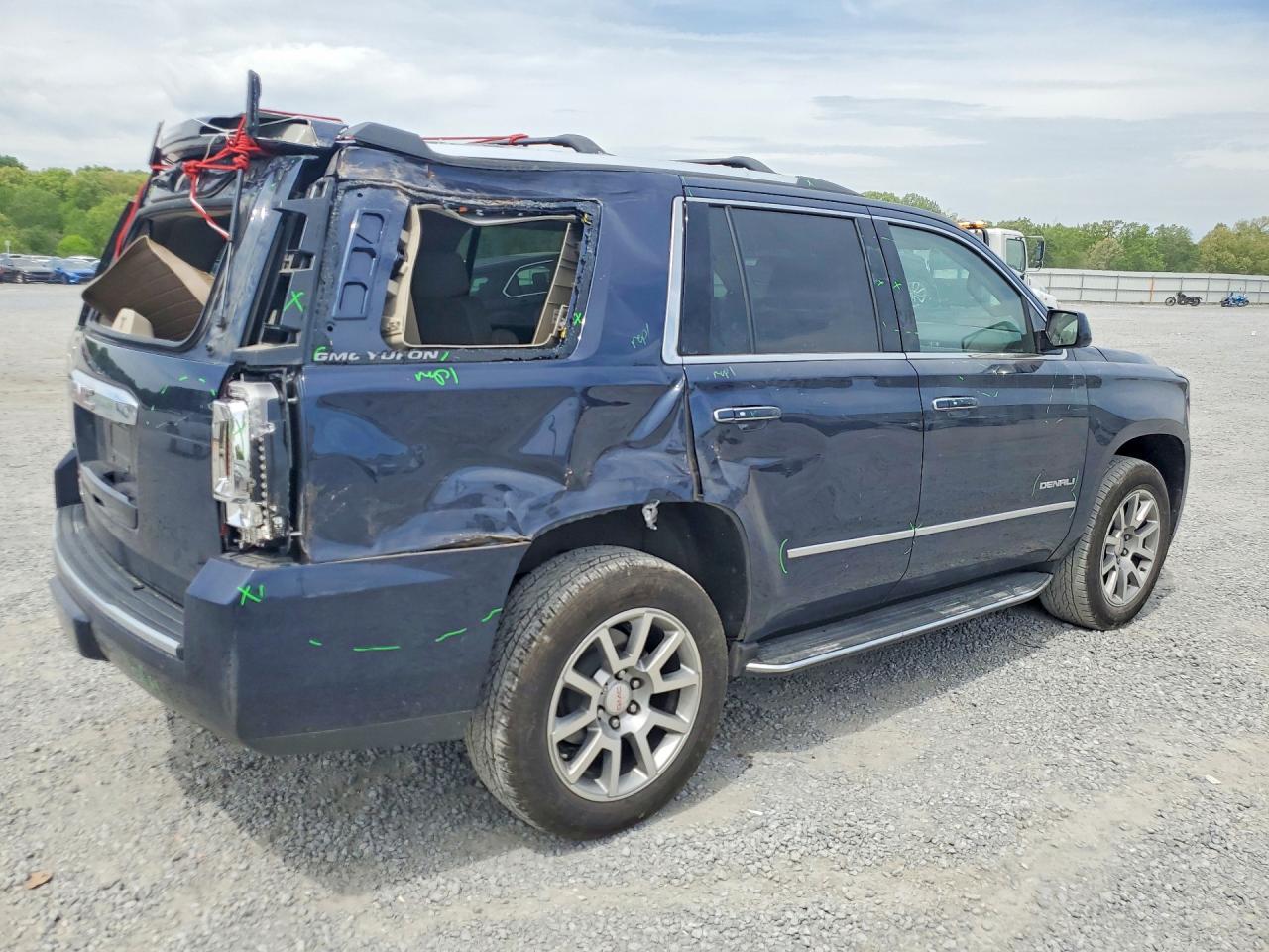 GMC Yukon Denali