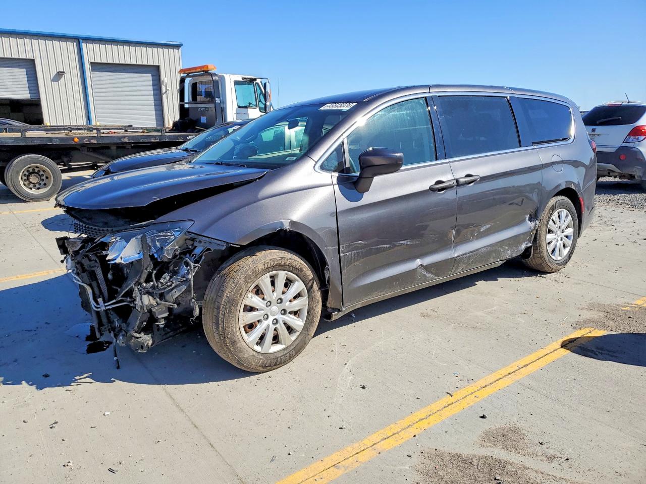 Salvage Chrysler Pacifica Image