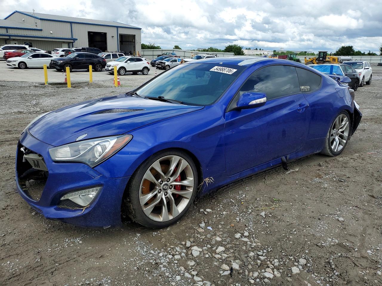 Salvage Hyundai Genesis Image