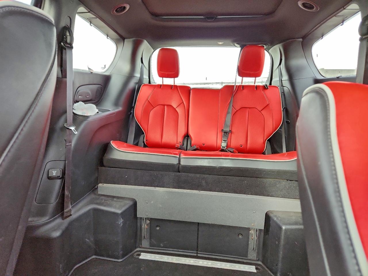 Chrysler Pacifica Limited