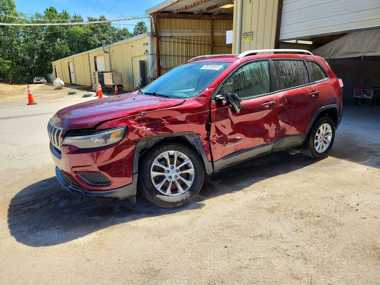 Salvage Jeep Cherokee Image