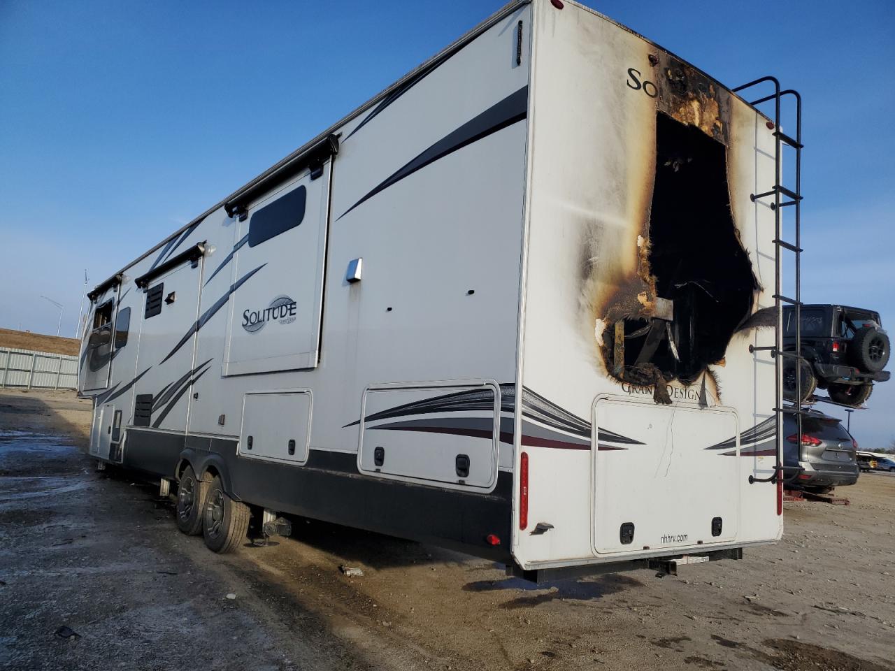 Grand Desi 5th Wheel