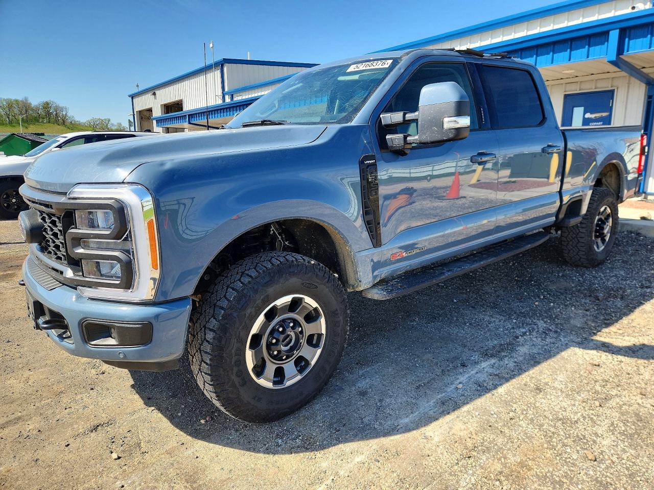 Salvage Ford F-350 Image