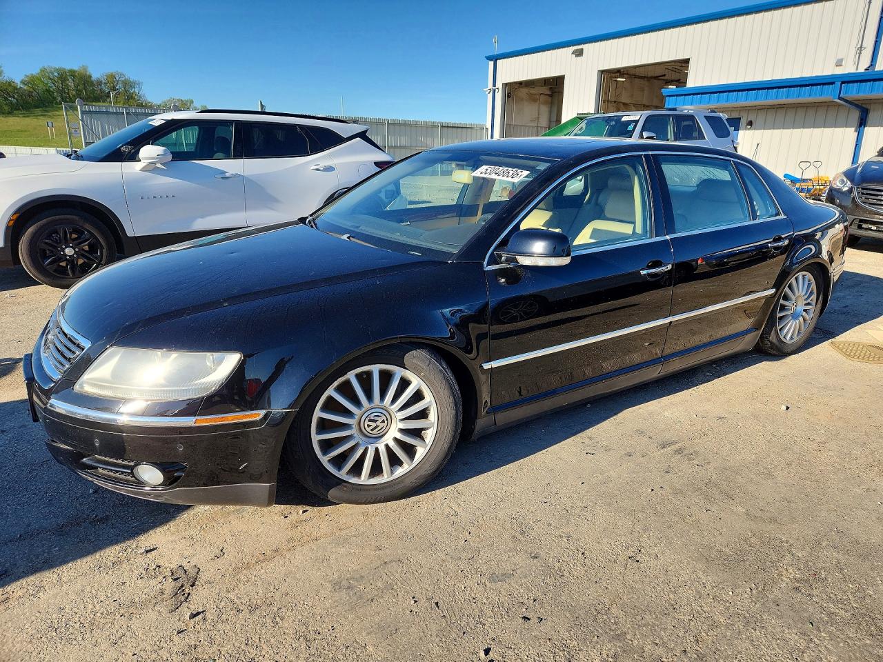 Salvage Volkswagen Phaeton Image