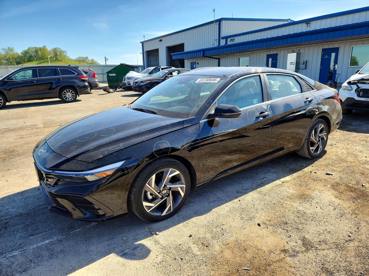 Salvage Hyundai ELANTRA Image
