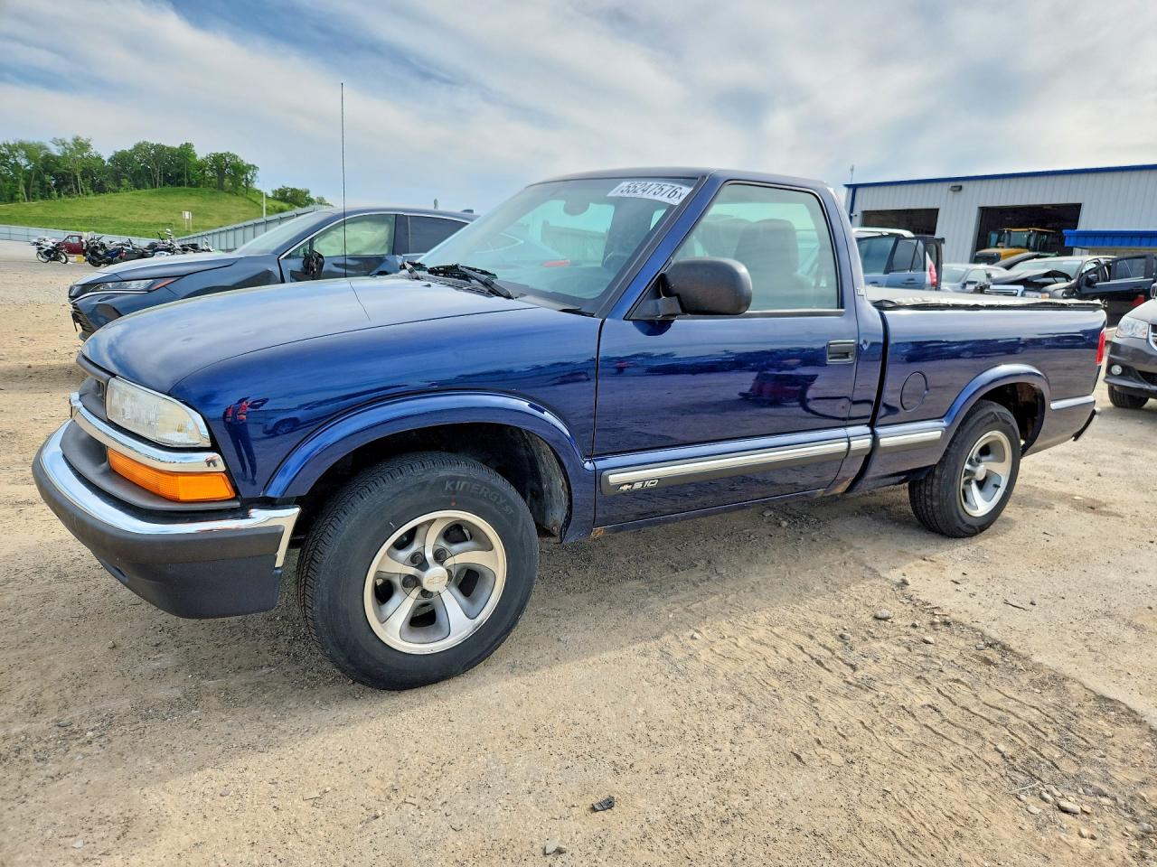 Salvage Chevrolet S-10 Image