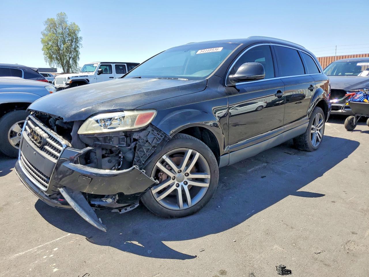 Salvage Audi Q7 Image